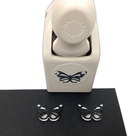 Martha Stewart - Paper Shaper Butterfly - Punch Crafts Journaling Scrapbooking - Picture 2 of 5